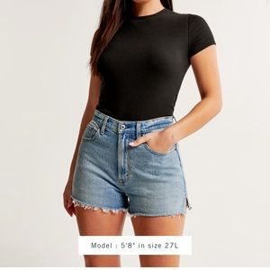 A&F Curve Love High Rise Mom Short 31/12